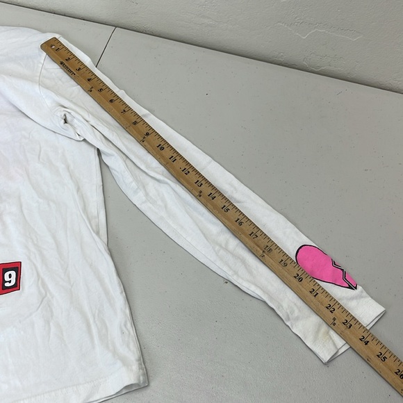 Yungblud Unisex Long Sleeve T-Shirt Tour limited edition hand signed Sz S - Picture 10 of 11